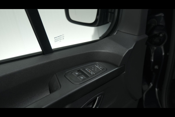 Renault Trafic 2.0 Blue dCi EDC 170 T29 L2H1 Extra DC | Direct Leverbaar | Camera | Navigatie | Climate Control | Dubbele Cabine