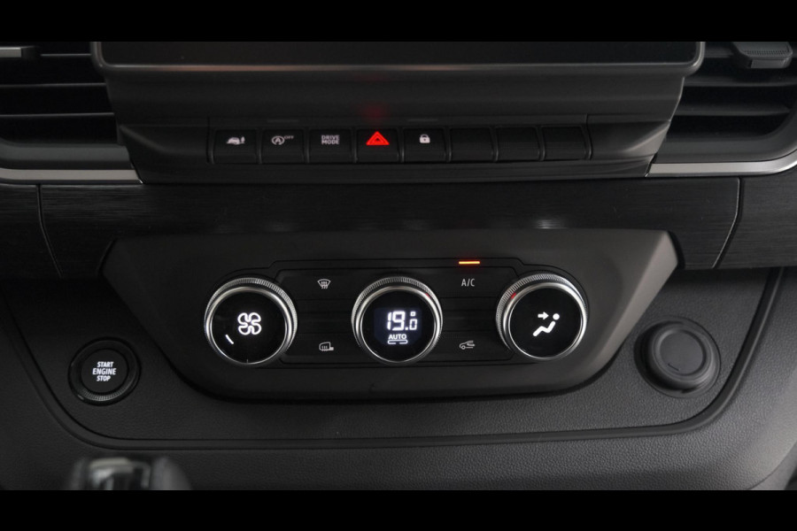 Renault Trafic 2.0 Blue dCi EDC 170 T29 L2H1 Extra DC | Direct Leverbaar | Camera | Navigatie | Climate Control | Dubbele Cabine