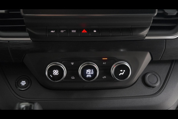 Renault Trafic 2.0 Blue dCi EDC 170 T29 L2H1 Extra DC | Direct Leverbaar | Camera | Navigatie | Climate Control | Dubbele Cabine