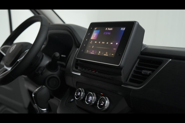 Renault Trafic 2.0 Blue dCi EDC 170 T29 L2H1 Extra DC | Direct Leverbaar | Camera | Navigatie | Climate Control | Dubbele Cabine