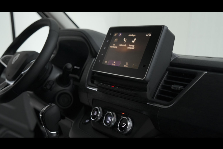 Renault Trafic 2.0 Blue dCi EDC 170 T29 L2H1 Extra DC | Direct Leverbaar | Camera | Navigatie | Climate Control | Dubbele Cabine