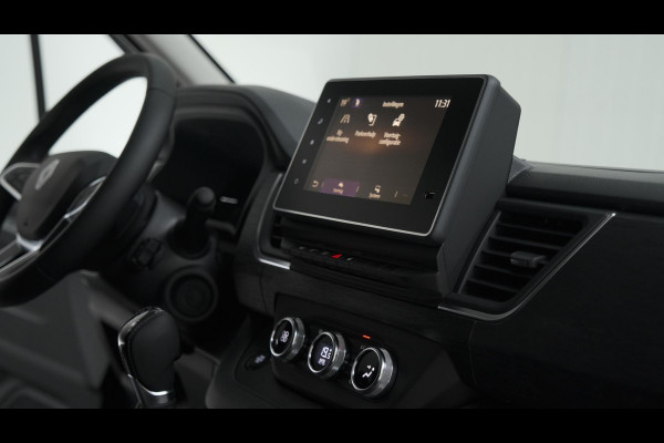 Renault Trafic 2.0 Blue dCi EDC 170 T29 L2H1 Extra DC | Direct Leverbaar | Camera | Navigatie | Climate Control | Dubbele Cabine