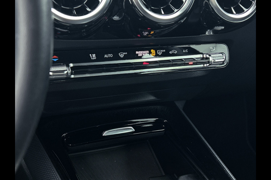 Mercedes-Benz B-Klasse 180 Business Solution | Achteruitrijcamera | Lichtmetalen velgen | Navigatie | Parking support | Trekhaak | Electrisch achterklep Inclusief 24 maanden MB Certified garantie voor Europa.