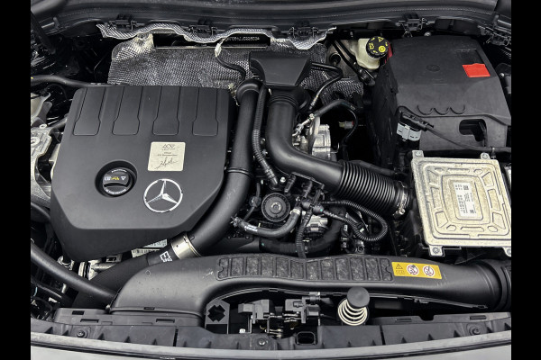 Mercedes-Benz B-Klasse 180 Business Solution | Achteruitrijcamera | Lichtmetalen velgen | Navigatie | Parking support | Trekhaak | Electrisch achterklep Inclusief 24 maanden MB Certified garantie voor Europa.