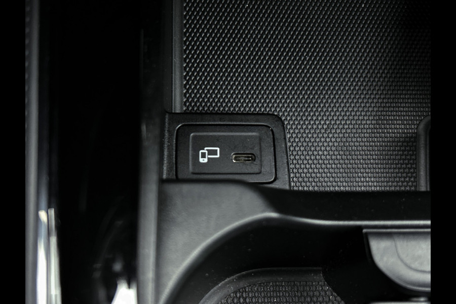 Mercedes-Benz B-Klasse 180 Business Solution | Achteruitrijcamera | Lichtmetalen velgen | Navigatie | Parking support | Trekhaak | Electrisch achterklep Inclusief 24 maanden MB Certified garantie voor Europa.