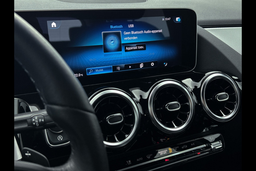 Mercedes-Benz B-Klasse 180 Business Solution | Achteruitrijcamera | Lichtmetalen velgen | Navigatie | Parking support | Trekhaak | Electrisch achterklep Inclusief 24 maanden MB Certified garantie voor Europa.