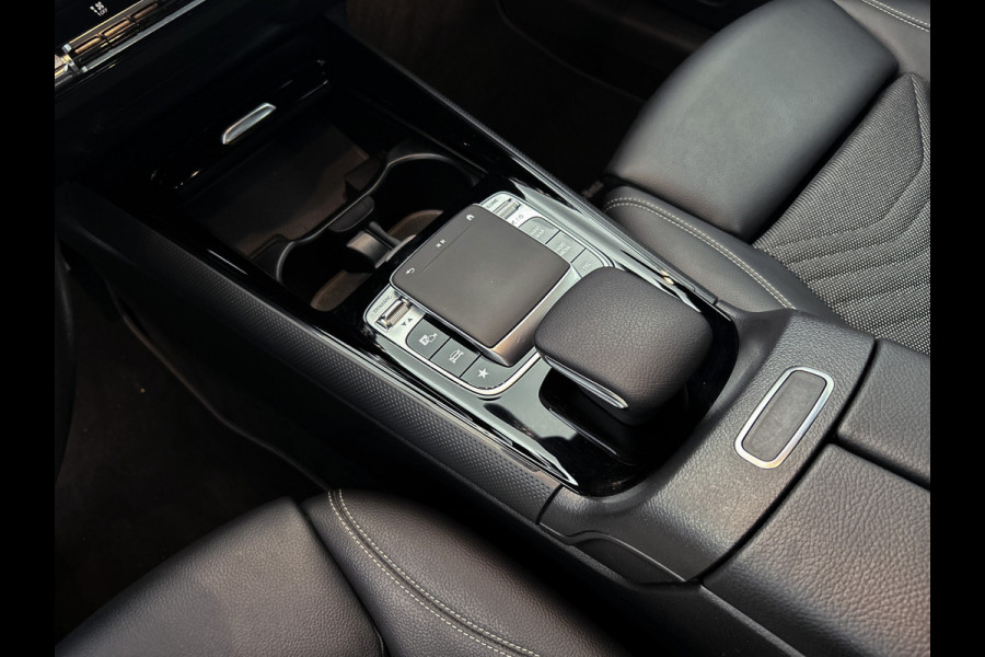Mercedes-Benz B-Klasse 180 Business Solution | Achteruitrijcamera | Lichtmetalen velgen | Navigatie | Parking support | Trekhaak | Electrisch achterklep Inclusief 24 maanden MB Certified garantie voor Europa.