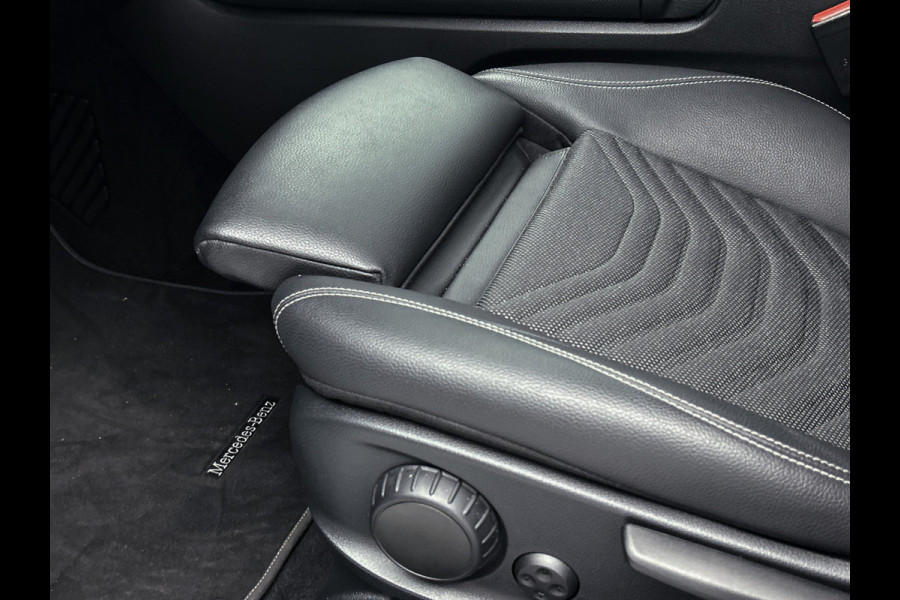 Mercedes-Benz B-Klasse 180 Business Solution | Achteruitrijcamera | Lichtmetalen velgen | Navigatie | Parking support | Trekhaak | Electrisch achterklep Inclusief 24 maanden MB Certified garantie voor Europa.