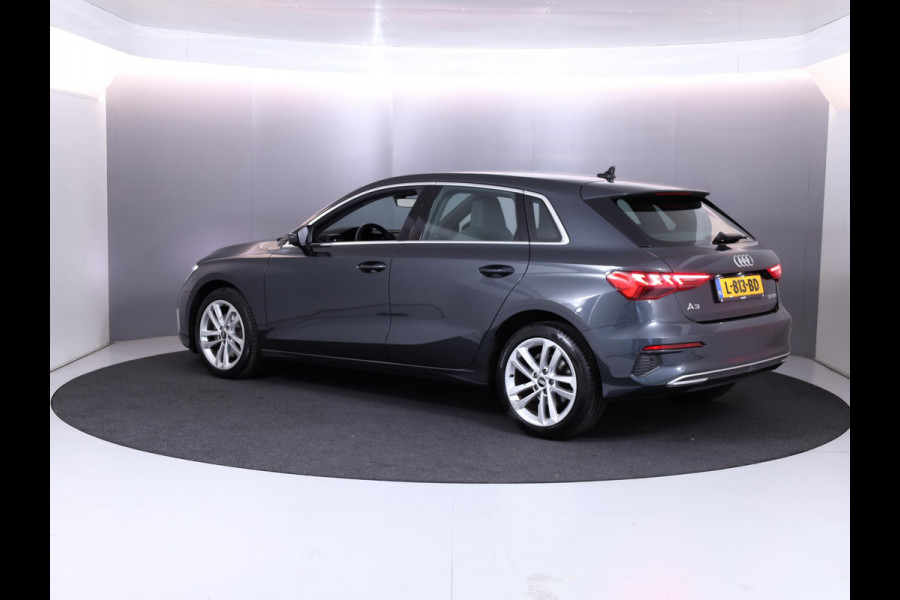Audi A3 Sportback 30 TFSI Attitude 110PK Automaat | Navigatie | Parkeersensoren | Sportstoelen | 17" LM velgen |