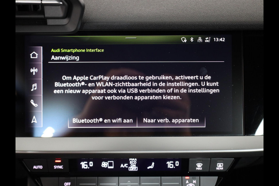 Audi A3 Sportback 30 TFSI Attitude 110PK Automaat | Navigatie | Parkeersensoren | Sportstoelen | 17" LM velgen |