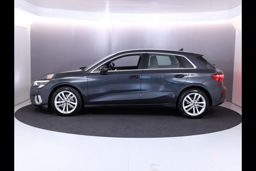 Audi A3 Sportback 30 TFSI Attitude 110PK Automaat | Navigatie | Parkeersensoren | Sportstoelen | 17" LM velgen |