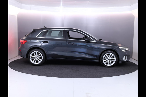 Audi A3 Sportback 30 TFSI Attitude 110PK Automaat | Navigatie | Parkeersensoren | Sportstoelen | 17" LM velgen |
