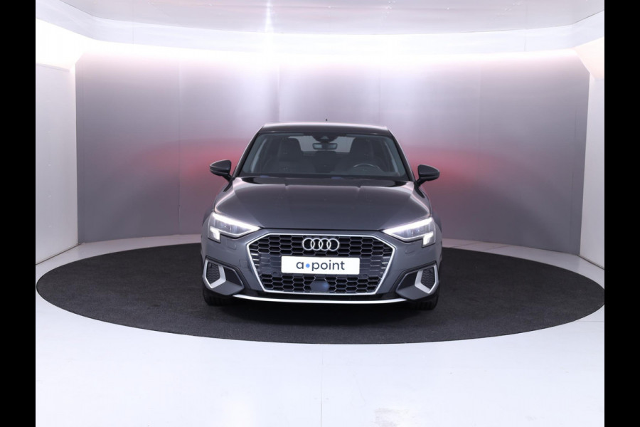 Audi A3 Sportback 30 TFSI Attitude 110PK Automaat | Navigatie | Parkeersensoren | Sportstoelen | 17" LM velgen |