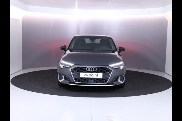 Audi A3 Sportback 30 TFSI Attitude 110PK Automaat | Navigatie | Parkeersensoren | Sportstoelen | 17" LM velgen |