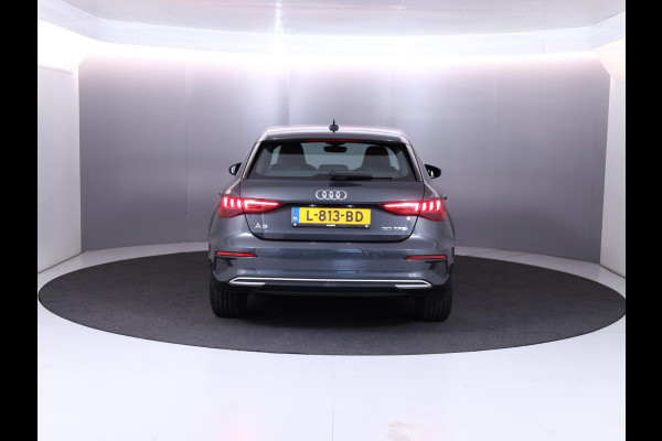 Audi A3 Sportback 30 TFSI Attitude 110PK Automaat | Navigatie | Parkeersensoren | Sportstoelen | 17" LM velgen |