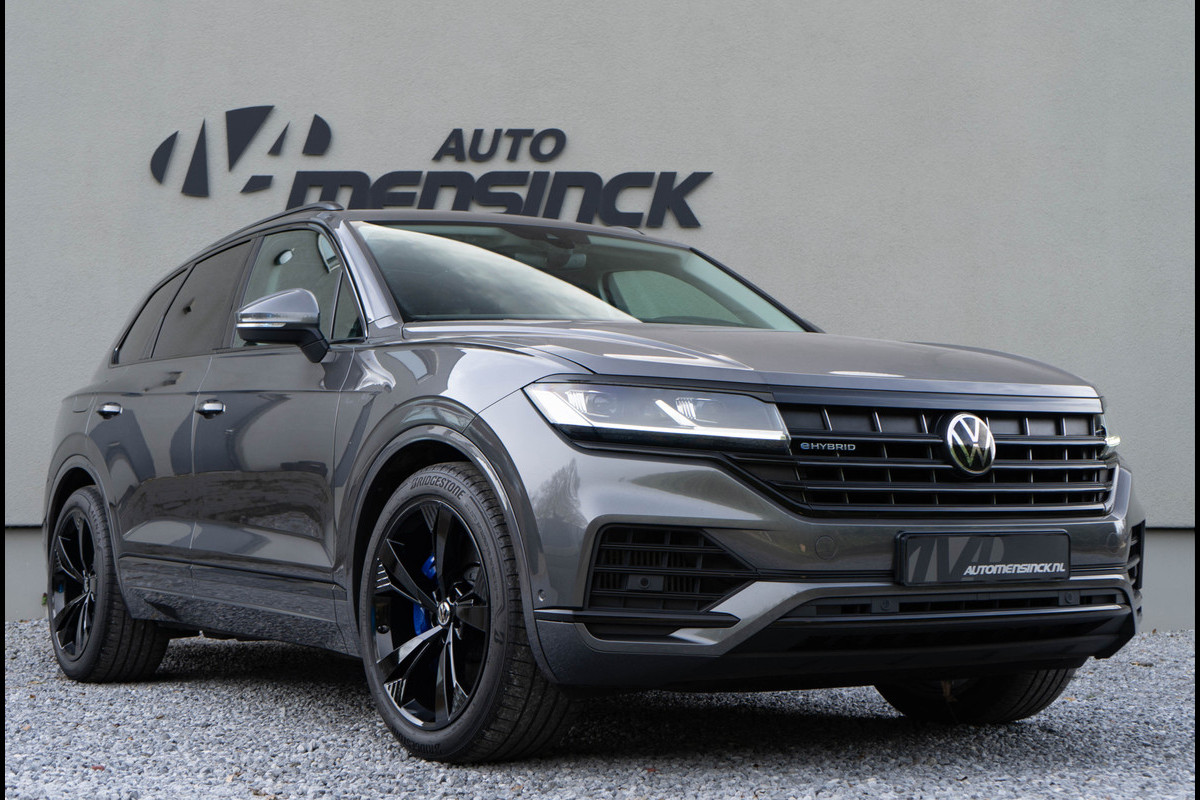 Volkswagen Touareg 3.0 TSI eHybrid 4MOTION / Luchtvering/ Standkachel/ Adaptive Cruise Control/ Virtual Cockpit/ Panoramadak/ 280kW (381PK) Volkswagen Touareg 3.0 TSI eHybrid 4MOTION / Luchtvering/ Standkachel/ Adaptive Cruise Control/ Virtual Cockpit/ Panoramadak/ 280kW (381PK)