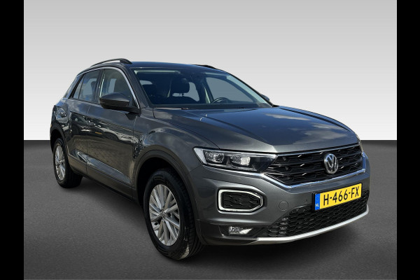 Volkswagen T-Roc 1.5 TSI Style  | automaat | trekhaak|  Active Info Display | LED koplampen