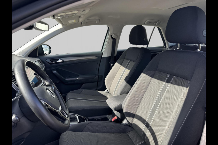 Volkswagen T-Roc 1.5 TSI Style  | automaat | trekhaak|  Active Info Display | LED koplampen