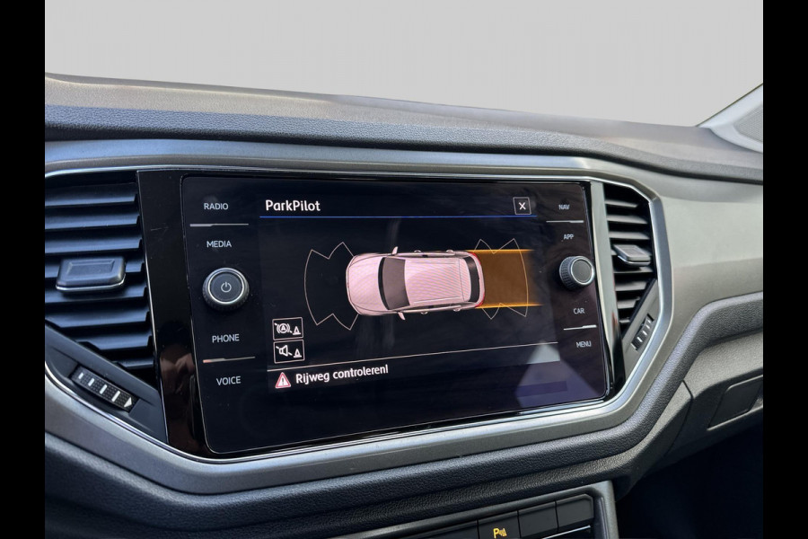 Volkswagen T-Roc 1.5 TSI Style  | automaat | trekhaak|  Active Info Display | LED koplampen