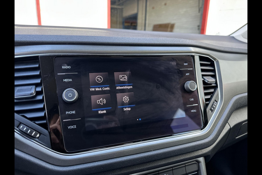 Volkswagen T-Roc 1.5 TSI Style  | automaat | trekhaak|  Active Info Display | LED koplampen