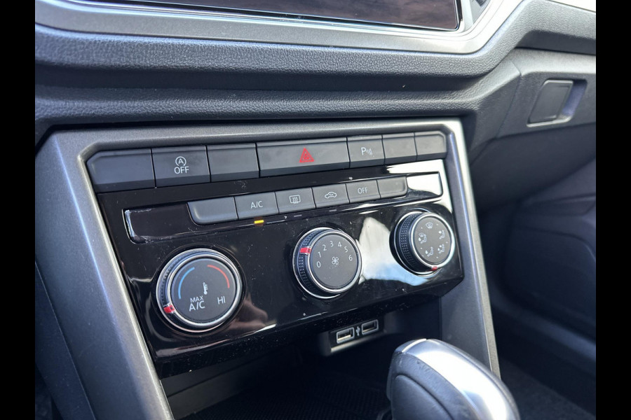Volkswagen T-Roc 1.5 TSI Style  | automaat | trekhaak|  Active Info Display | LED koplampen