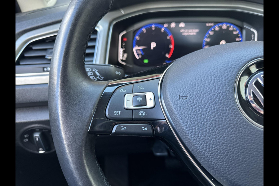 Volkswagen T-Roc 1.5 TSI Style  | automaat | trekhaak|  Active Info Display | LED koplampen