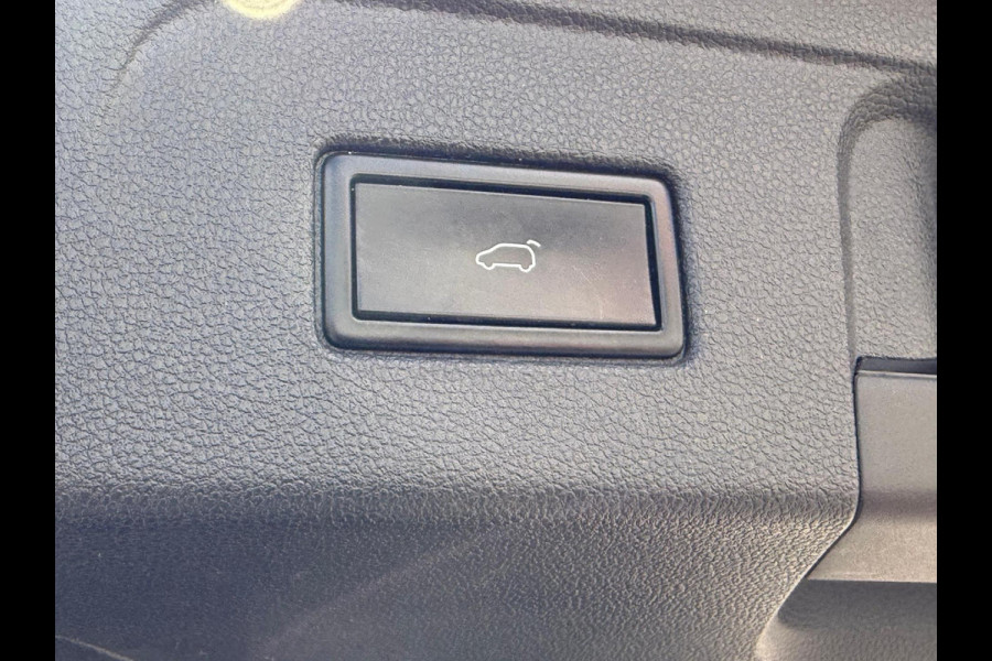 Volkswagen Touran 1.5 TSI Highline 7p / PANODAK / TREKHAAK / NAVI / LED / ETC..