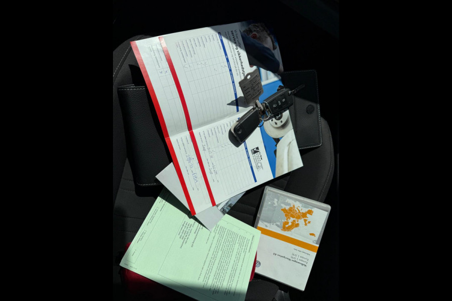 Volkswagen Touran 1.5 TSI Highline 7p / PANODAK / TREKHAAK / NAVI / LED / ETC..