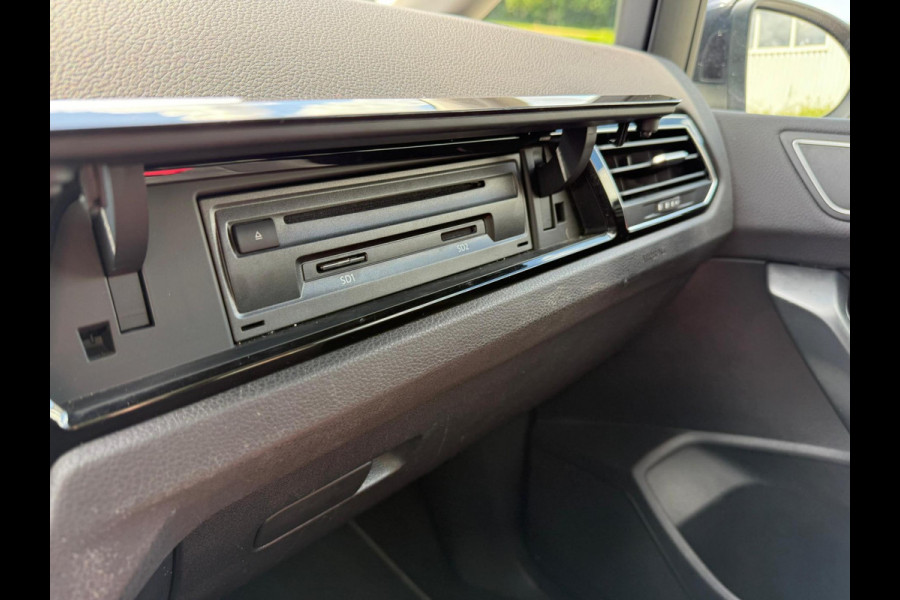 Volkswagen Touran 1.5 TSI Highline 7p / PANODAK / TREKHAAK / NAVI / LED / ETC..