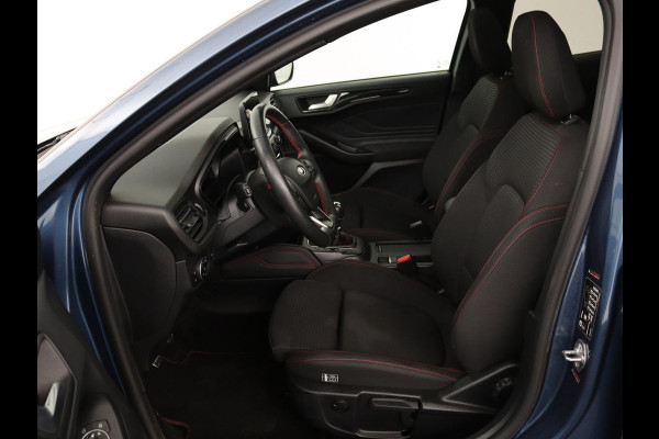 Ford Focus 1.0 EcoBoost ST Line X | Panoramadak | Stoel & stuurverwarming | Adaptive cruise | Camera | Carplay | Full LED | Trekhaak | Climate control | Navigatie