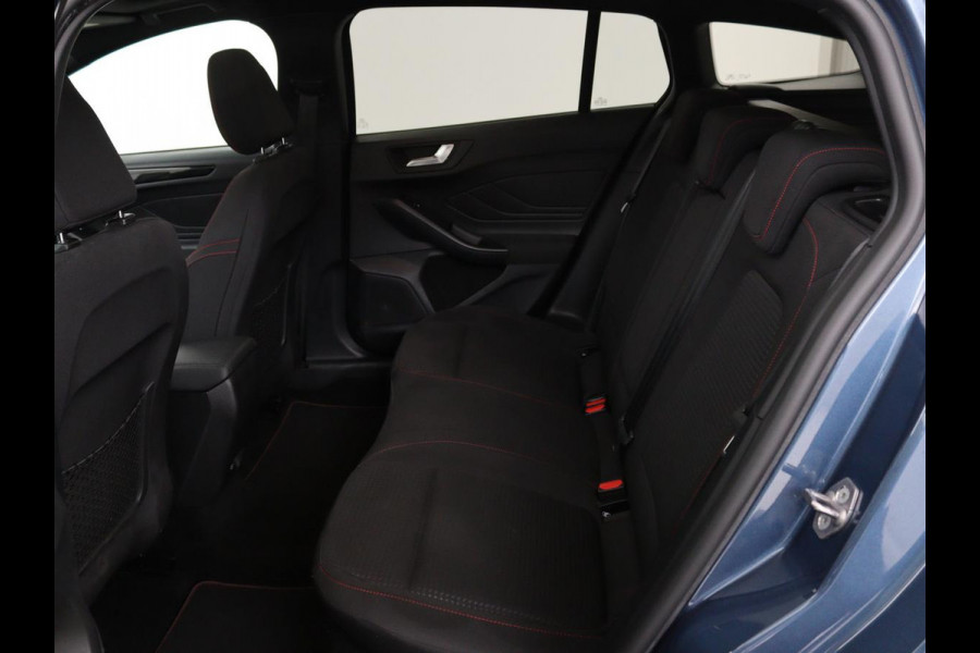 Ford Focus 1.0 EcoBoost ST Line X | Panoramadak | Stoel & stuurverwarming | Adaptive cruise | Camera | Carplay | Full LED | Trekhaak | Climate control | Navigatie
