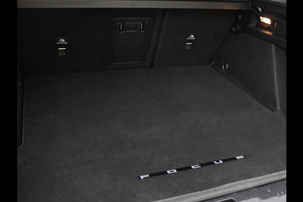 Ford Focus 1.0 EcoBoost ST Line X | Panoramadak | Stoel & stuurverwarming | Adaptive cruise | Camera | Carplay | Full LED | Trekhaak | Climate control | Navigatie
