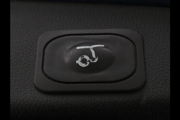 Ford Focus 1.0 EcoBoost ST Line X | Panoramadak | Stoel & stuurverwarming | Adaptive cruise | Camera | Carplay | Full LED | Trekhaak | Climate control | Navigatie