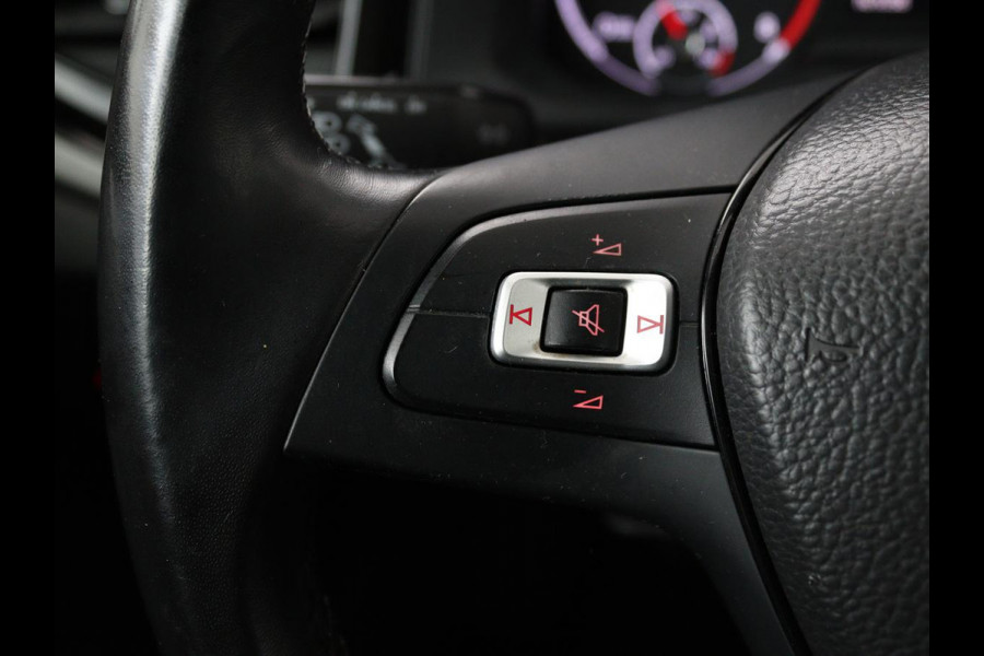 Volkswagen Polo 1.0 TSI Comfortline | Navigatie | Parkeerhulp | Cruise control | Airco | Dodehoek detectie | Bluetooth | 17'' lichtmetalen velgen