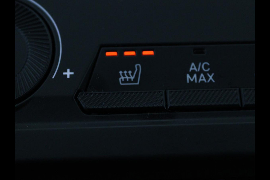Peugeot 308 1.6 PHEV Active Pack Business | Stoelverwarming | Trekhaak | Carplay | Half leder | Sportstoelen | Navigatie | Full LED