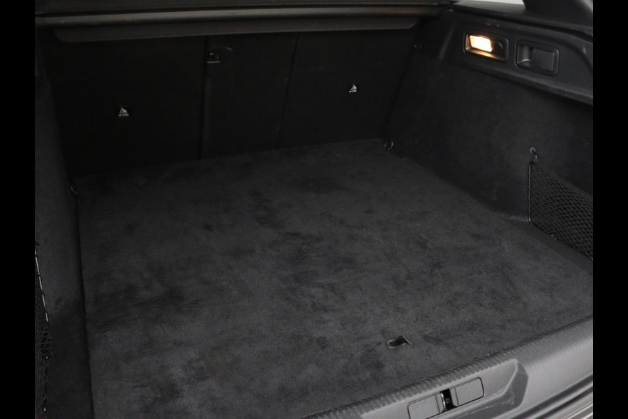 Peugeot 308 1.6 PHEV Active Pack Business | Stoelverwarming | Trekhaak | Carplay | Half leder | Sportstoelen | Navigatie | Full LED