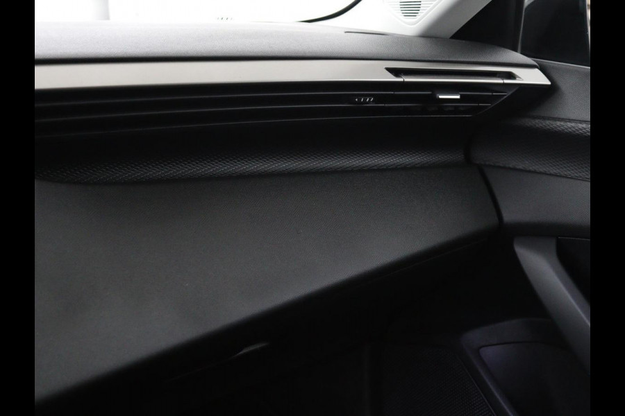 Peugeot 308 1.6 PHEV Active Pack Business | Stoelverwarming | Trekhaak | Carplay | Half leder | Sportstoelen | Navigatie | Full LED