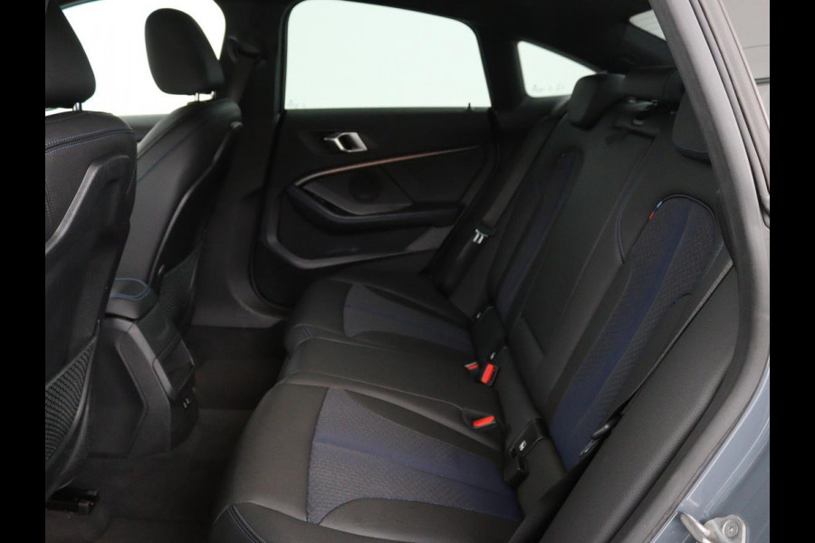 BMW 2 Serie Gran Coupé 218i M Sport | Stoelverwarming | Adaptive cruise | Carplay | Trekhaak | Sportstoelen | DAB | Half leder | Live Cockpit | Climate control