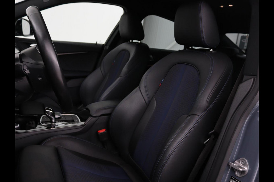 BMW 2 Serie Gran Coupé 218i M Sport | Stoelverwarming | Adaptive cruise | Carplay | Trekhaak | Sportstoelen | DAB | Half leder | Live Cockpit | Climate control