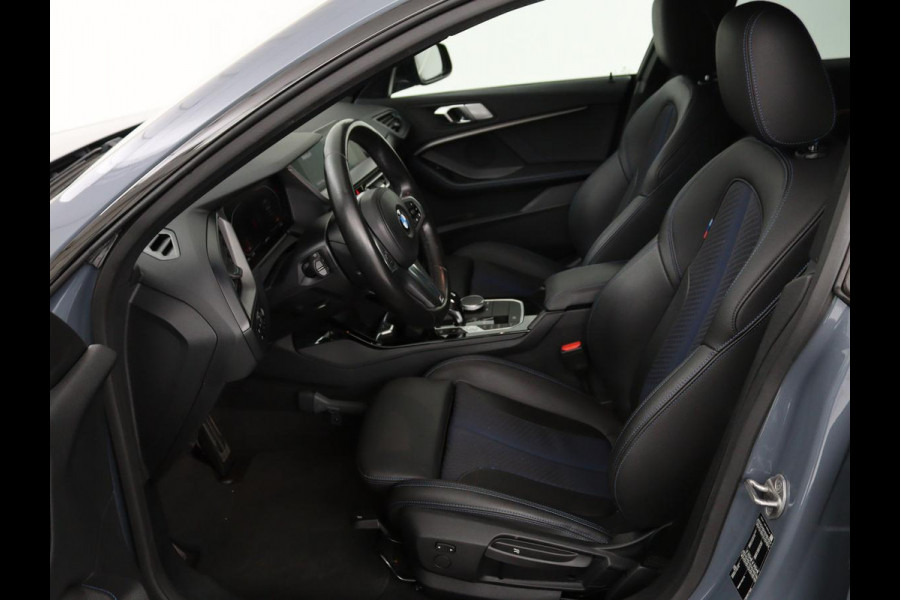 BMW 2 Serie Gran Coupé 218i M Sport | Stoelverwarming | Adaptive cruise | Carplay | Trekhaak | Sportstoelen | DAB | Half leder | Live Cockpit | Climate control