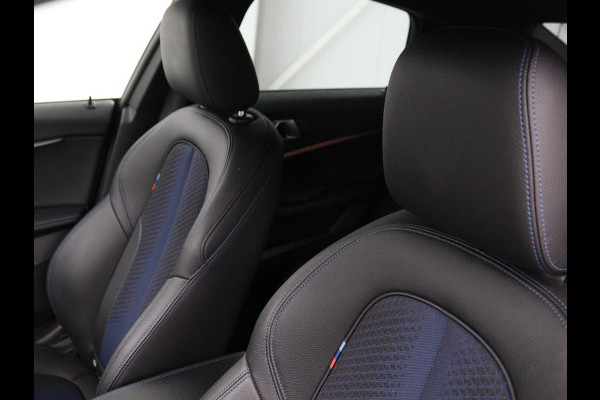 BMW 2 Serie Gran Coupé 218i M Sport | Stoelverwarming | Adaptive cruise | Carplay | Trekhaak | Sportstoelen | DAB | Half leder | Live Cockpit | Climate control