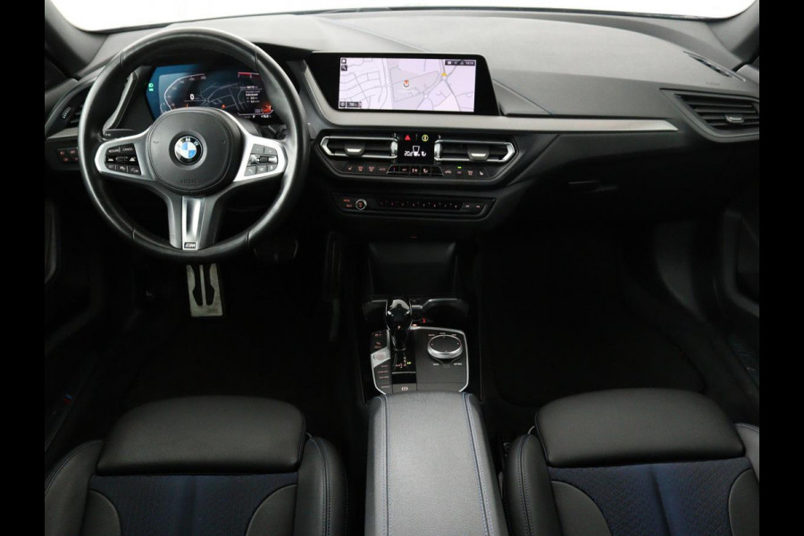 BMW 2 Serie Gran Coupé 218i M Sport | Stoelverwarming | Adaptive cruise | Carplay | Trekhaak | Sportstoelen | DAB | Half leder | Live Cockpit | Climate control