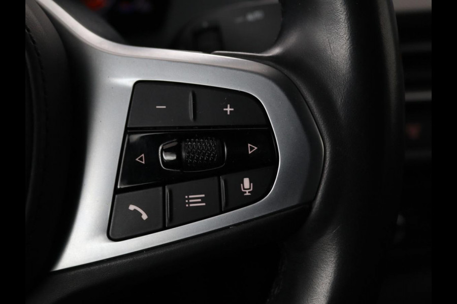 BMW 2 Serie Gran Coupé 218i M Sport | Stoelverwarming | Adaptive cruise | Carplay | Trekhaak | Sportstoelen | DAB | Half leder | Live Cockpit | Climate control