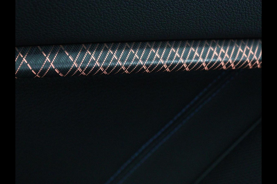 BMW 2 Serie Gran Coupé 218i M Sport | Stoelverwarming | Adaptive cruise | Carplay | Trekhaak | Sportstoelen | DAB | Half leder | Live Cockpit | Climate control