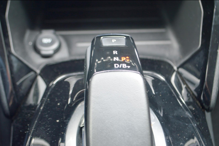 Peugeot e-208 EV Allure Pack 50 kWh | € 13.140,- excl. BTW | Parkeercamera