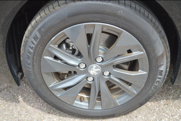 Peugeot e-208 EV Allure Pack 50 kWh | € 13.140,- excl. BTW | Parkeercamera
