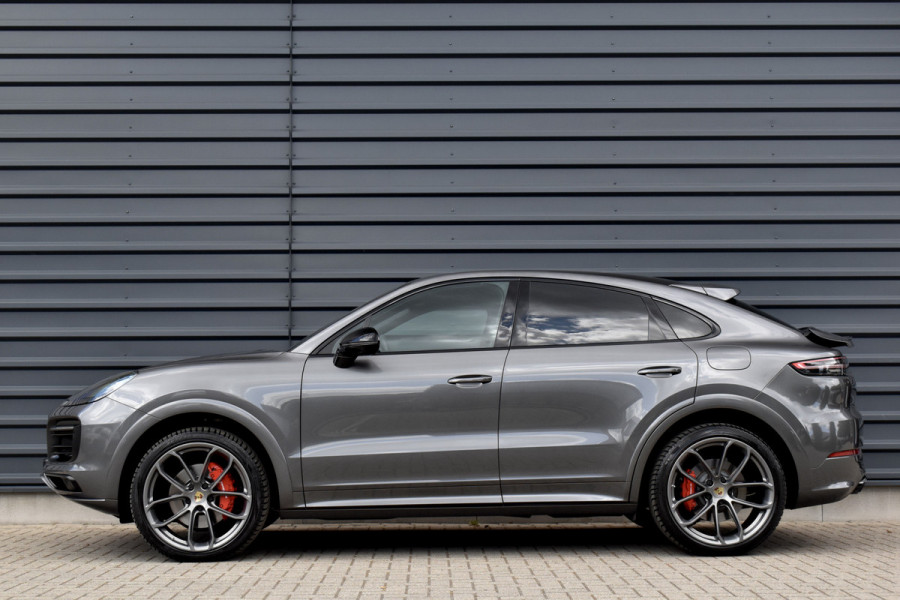 Porsche Cayenne Coupé 3.0 E-Hybrid 462pk Lightweight Package | Carbon Exterieur | Carbon Dak | 22'' GT Design Wielen | Sportuitlaat |