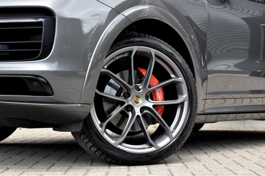 Porsche Cayenne Coupé 3.0 E-Hybrid 462pk Lightweight Package | Carbon Exterieur | Carbon Dak | 22'' GT Design Wielen | Sportuitlaat |