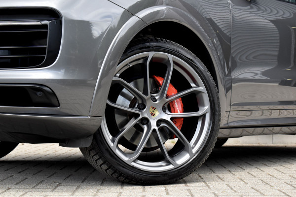 Porsche Cayenne Coupé 3.0 E-Hybrid 462pk Lightweight Package | Carbon Exterieur | Carbon Dak | 22'' GT Design Wielen | Sportuitlaat |