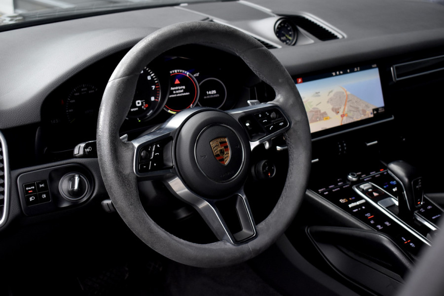 Porsche Cayenne Coupé 3.0 E-Hybrid 462pk Lightweight Package | Carbon Exterieur | Carbon Dak | 22'' GT Design Wielen | Sportuitlaat |